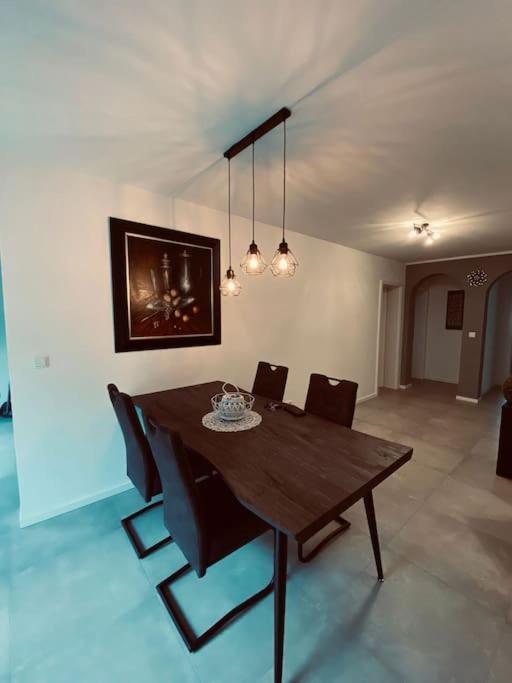 Grosse Moderne Ferienwohnung Auch Als Monteur Unterkunft Nutzbar, In Stolberg - Vicht المظهر الخارجي الصورة