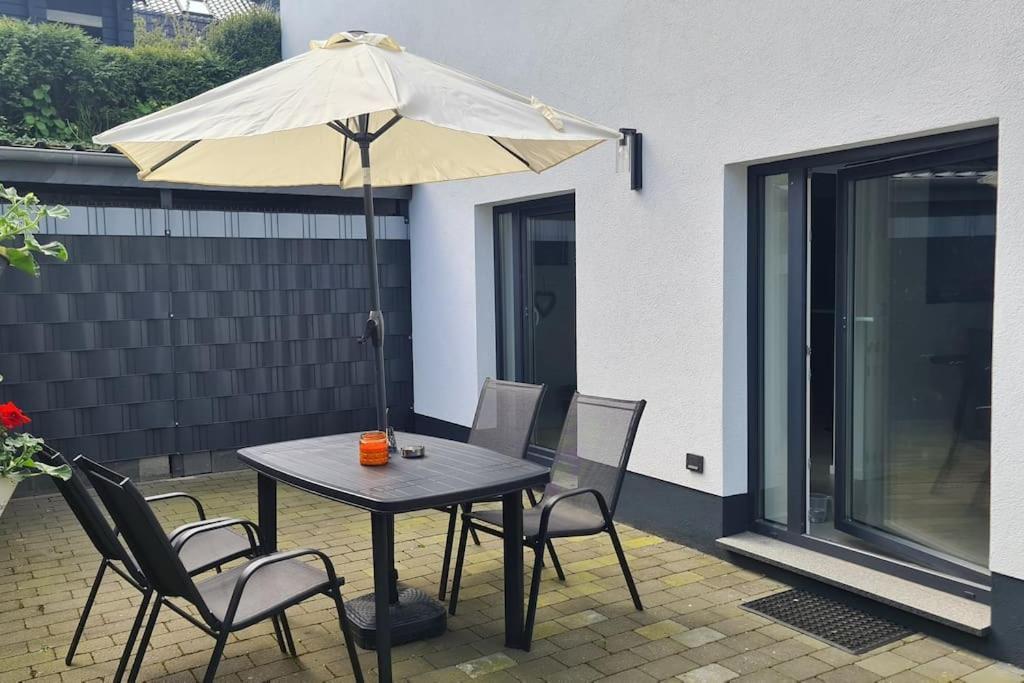 Grosse Moderne Ferienwohnung Auch Als Monteur Unterkunft Nutzbar, In Stolberg - Vicht المظهر الخارجي الصورة